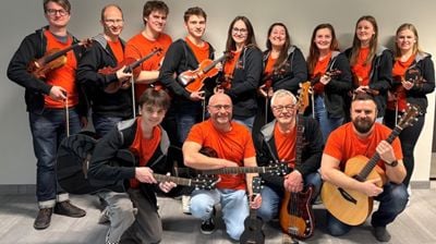 FOLKEMUSIKKGUDSTJENESTE