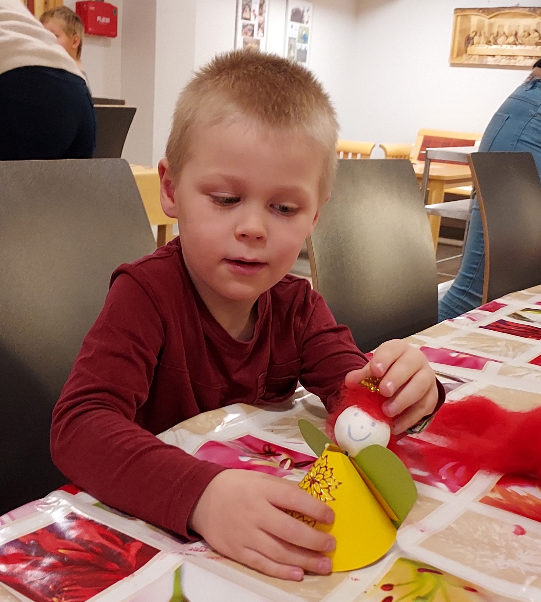 Liv og røre i kirka