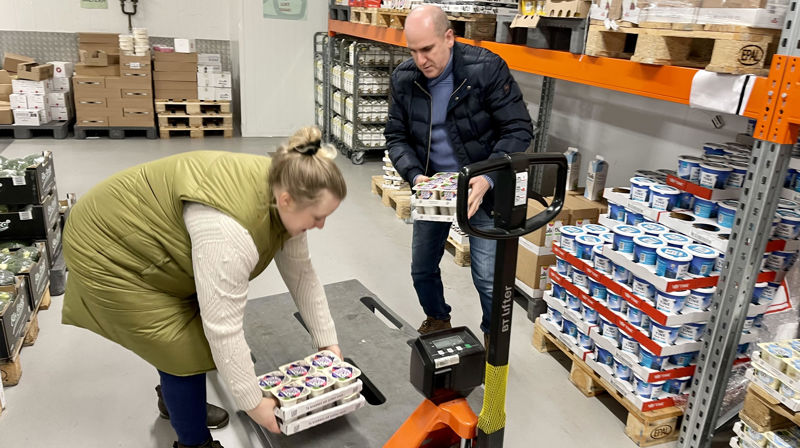 Leverer nærmere 400 kilo mat hver måned til byens ungdomsskoleelever. Det er et av sju U-kirkeprosjekter