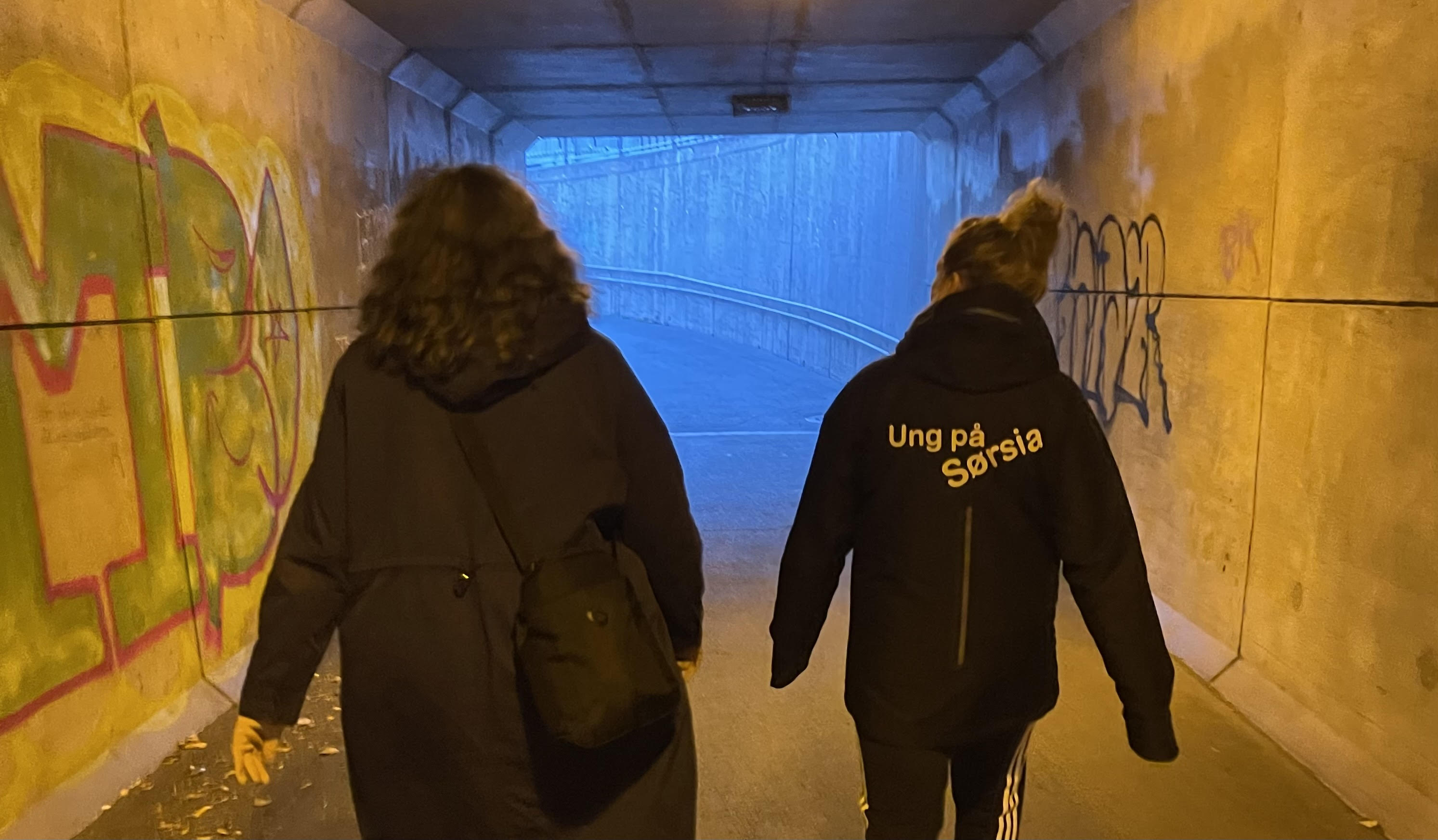 Ut for å være til stede for ungdom fredag kveld