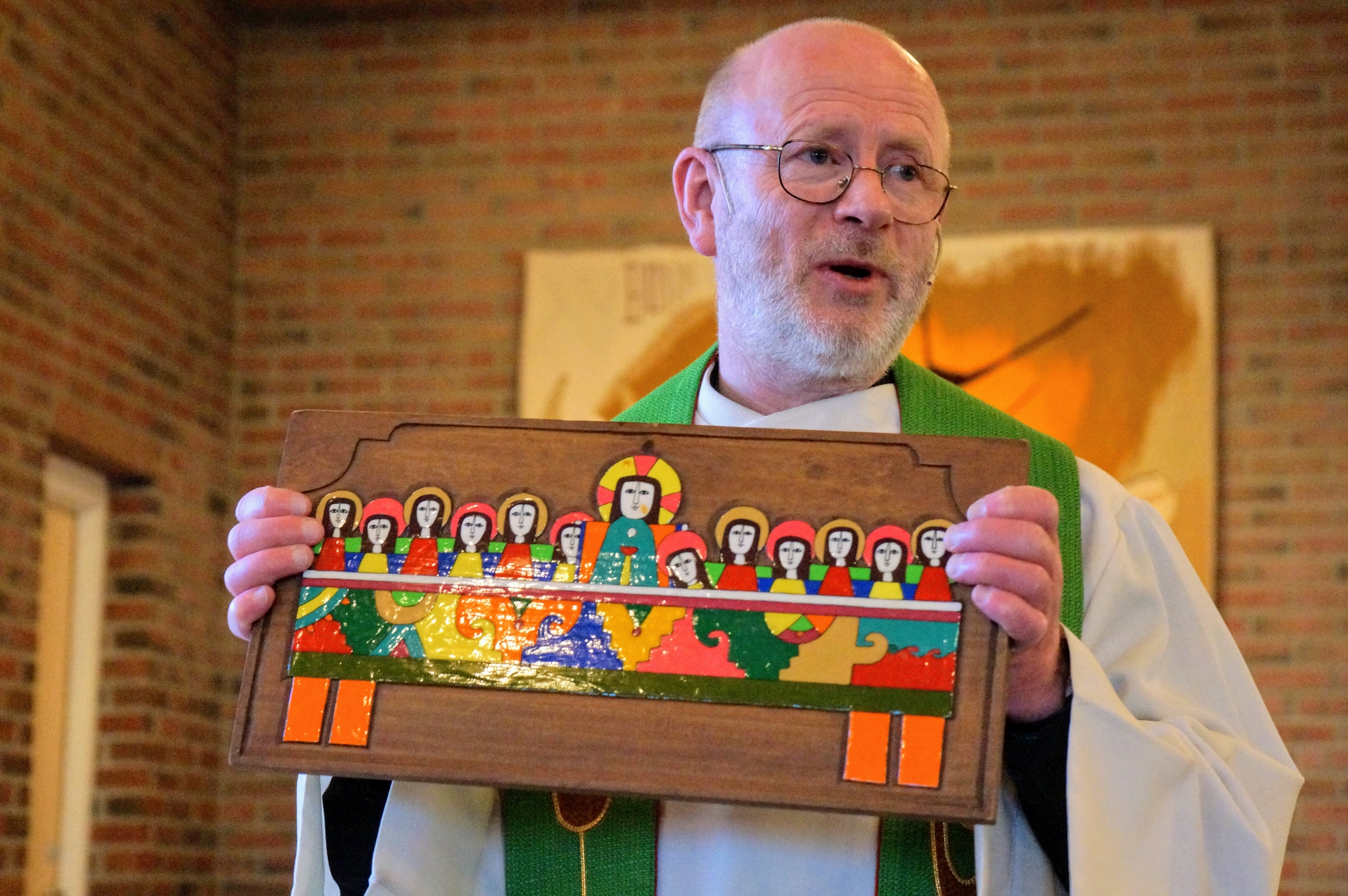 Børre forklarer om nattverden under et Lys Våken-arrangement for 6. klassinger i 2017. Foto: Øystein Sørensen