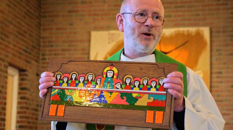 Børre forklarer om nattverden under et Lys Våken-arrangement for 6. klassinger i 2017. Foto: Øystein Sørensen