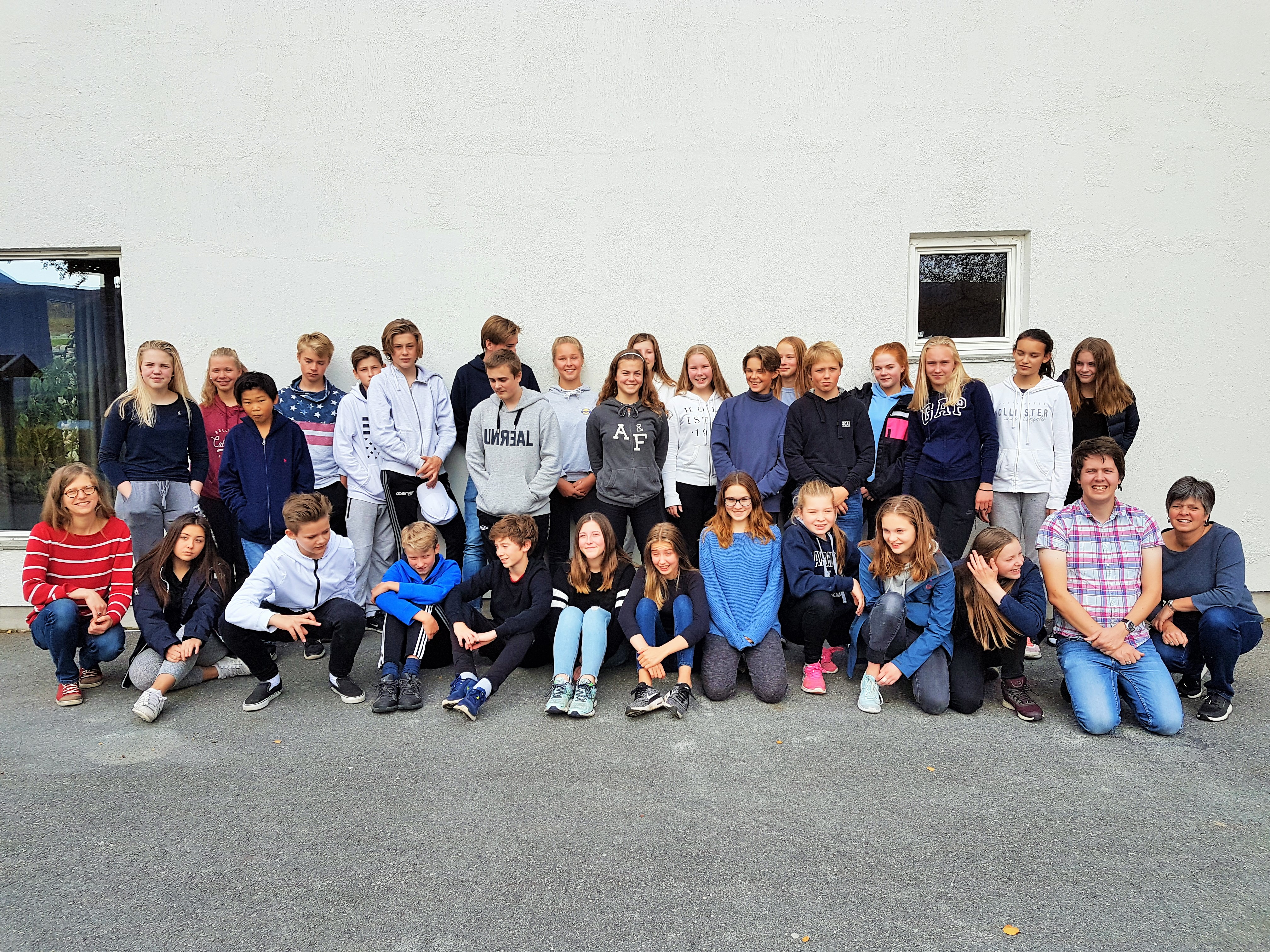 Pakking, plast og passinndragelse. Siste dag på leir.