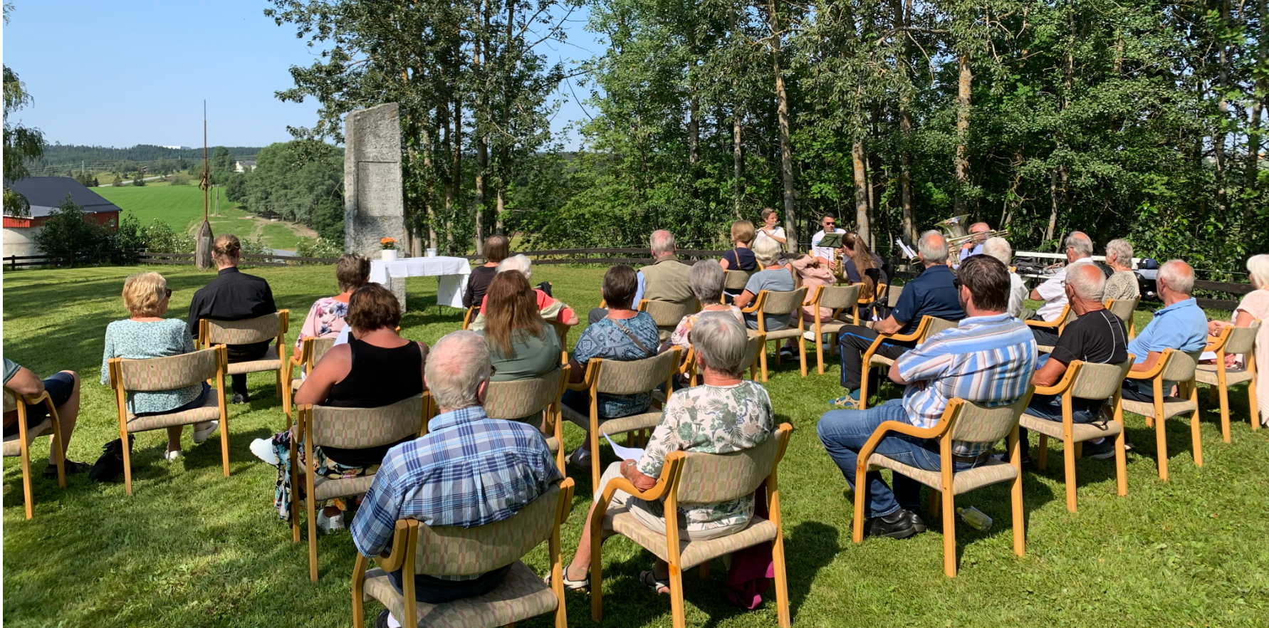 Gudstjeneste på Tiller gamle kirkegård
