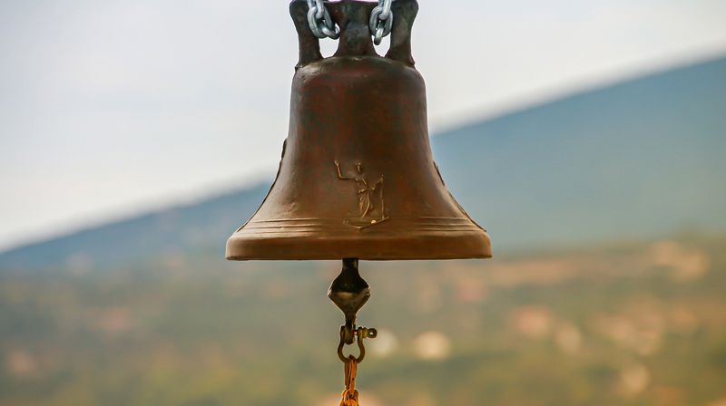 Kirkeklokkene ringer for fred