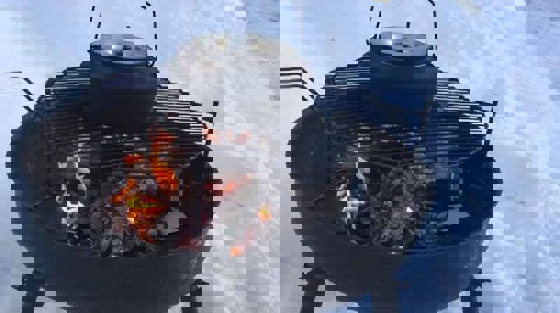 Vi fyrer opp bålpanna utenfor menighetssenteret kl. 11.00-13.00 hver onsdag!