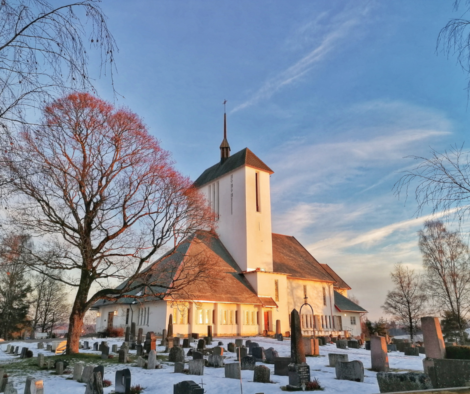 Hellige jul, lokal julekonsert med korsang, solosang, allsang, piano/orgel og trompet