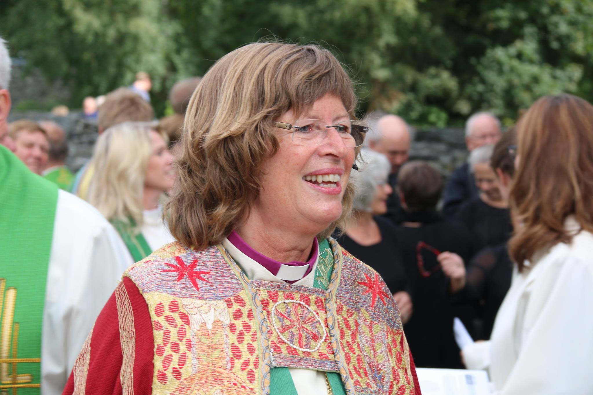 Engasjert biskop:  På visitasen i Ulstein vil biskop Ingeborg Midttømme møte kyrkjelyden og ho vil kome i kontakt med eit tverrsnitt av befolkninga. Bilete: Møre bispedøme