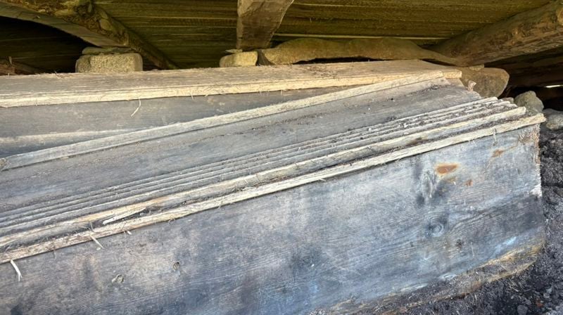 Gravlagt under kirkekoret