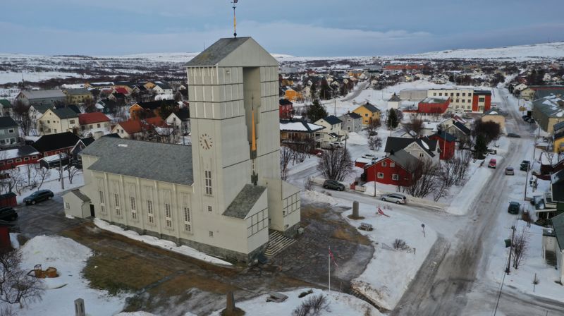 Vadsø Kirke vil ha ekstraringing med klokkene søndag 13.3-22