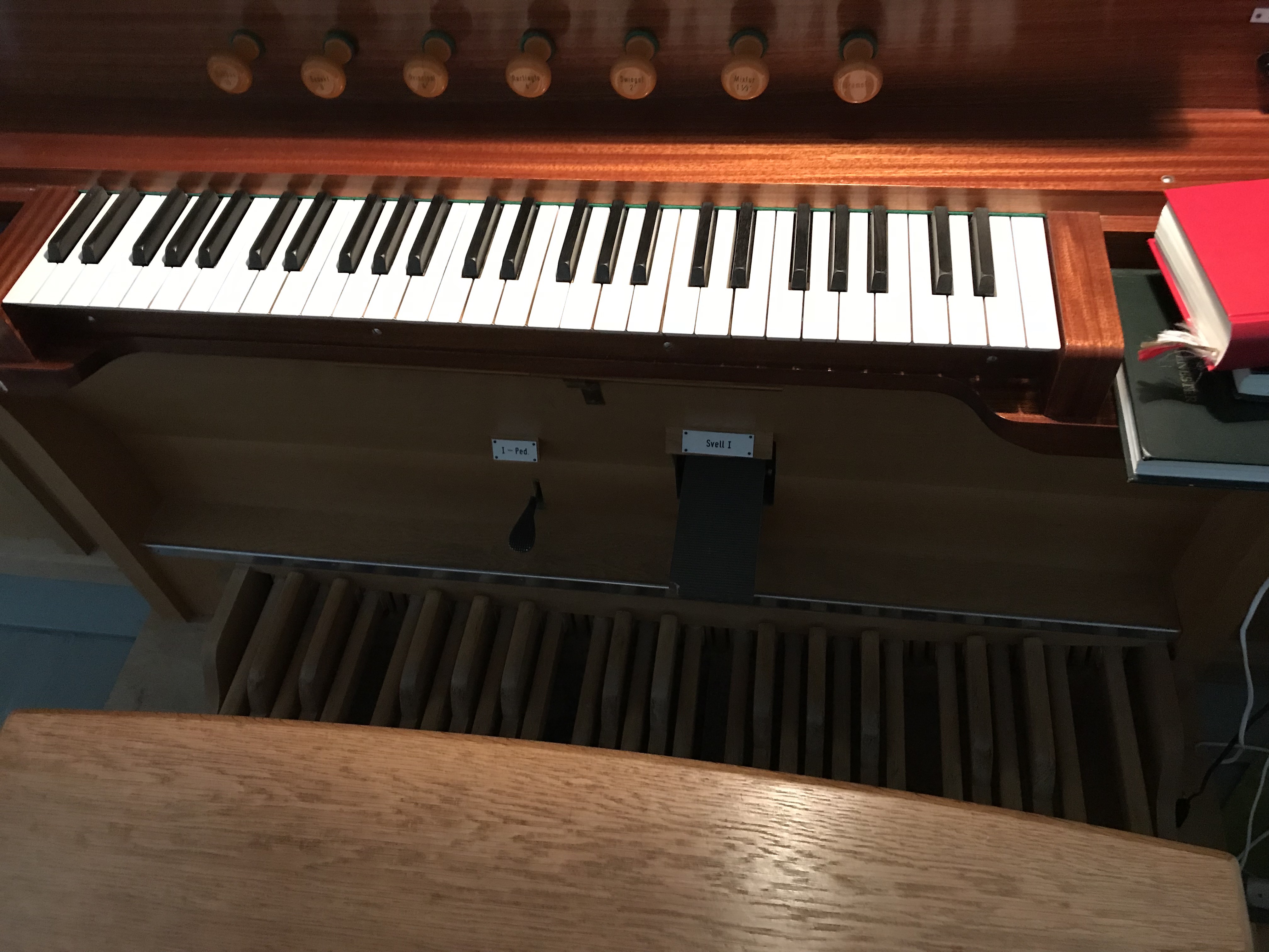 Instrument i Stamnes kyrkje