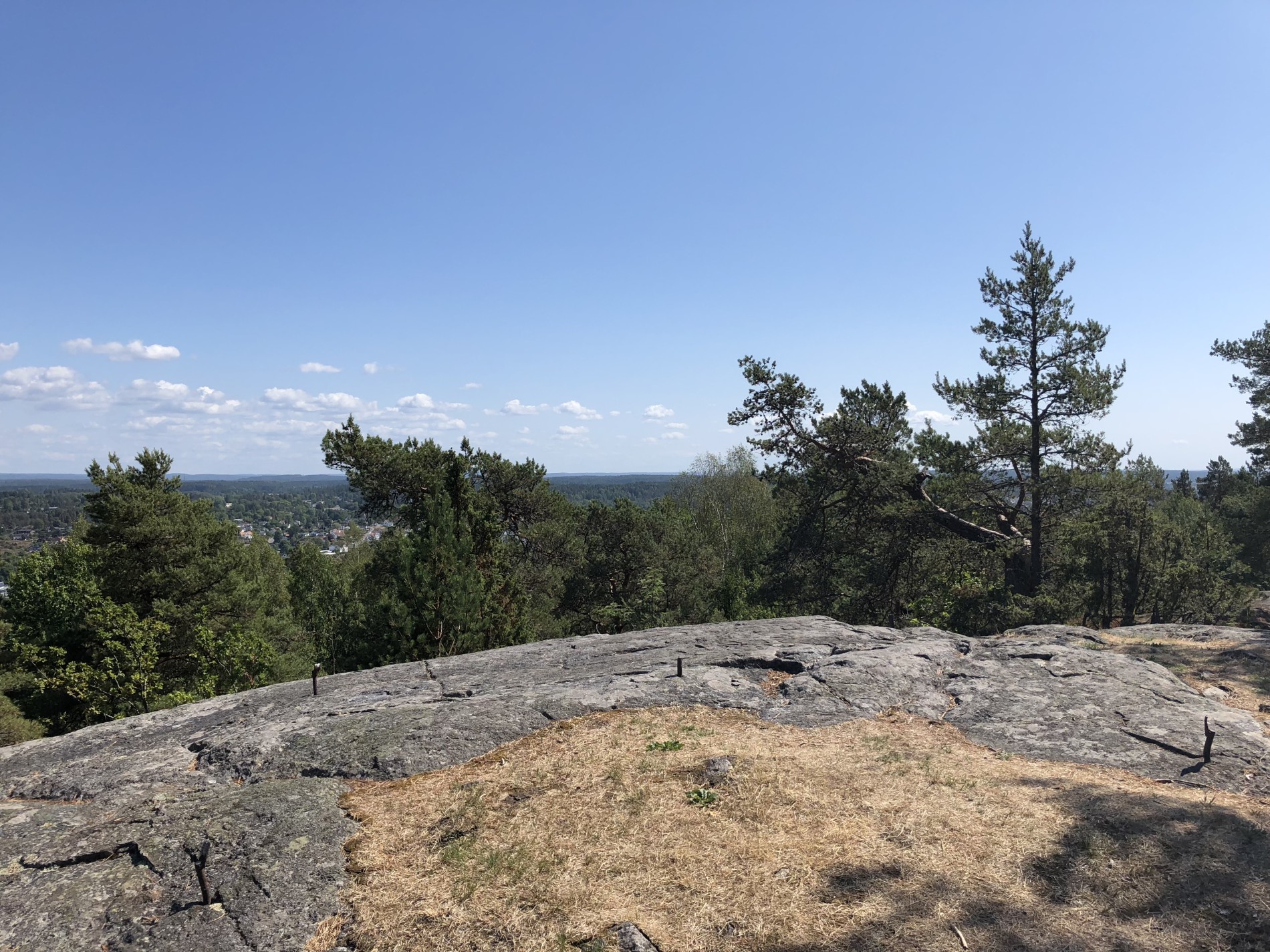 Vardåsen med utsikt mot Son.  Foto: Nina Didriksen, Markadatabasen