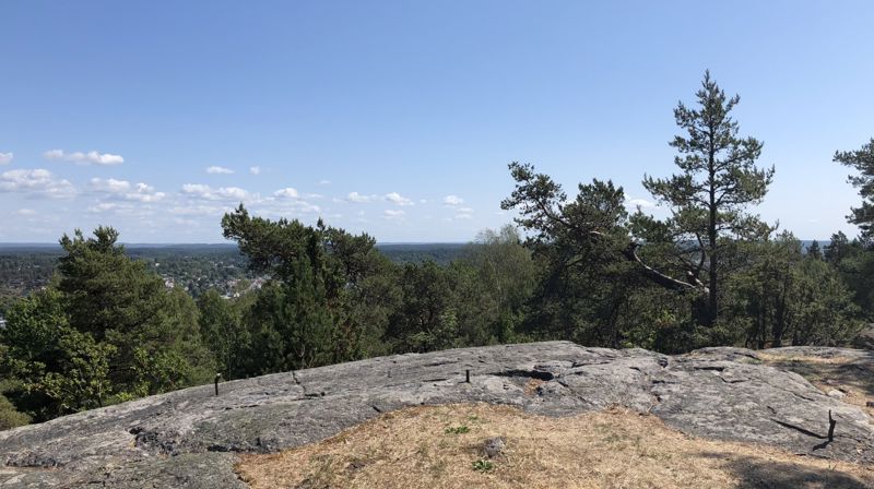 Vardåsen med utsikt mot Son.  Foto: Nina Didriksen, Markadatabasen