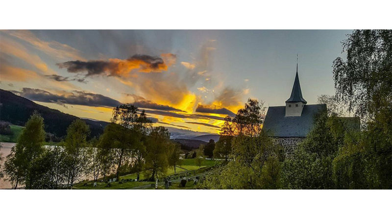 OPEN KYRKJE I SLIDREDOMEN