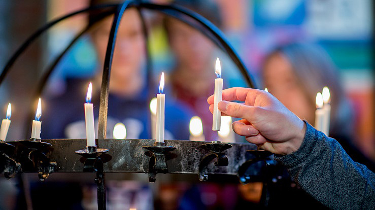 Bispemøtet og Kirkerådet ber menigheter i Den norske kirke avlyse planlagte gudstjenester og annen organisert aktivitet i kirkene og på menighetshus 12.-26. mars. (Ill. foto: Bo Mathisen)