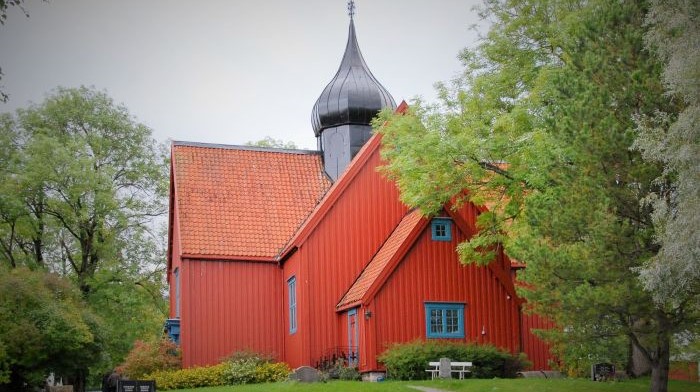 Rein kirke. Foto: Kirkesøk.no
