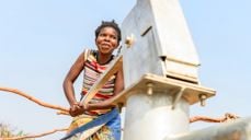 Susan, 33, har 6 barn og bor i Kasalaulo Village in Nchelenge, Luapula Province, Zambia. Foto: Jason Mulikita/Fairpictures/Kirkens nødhjelp.