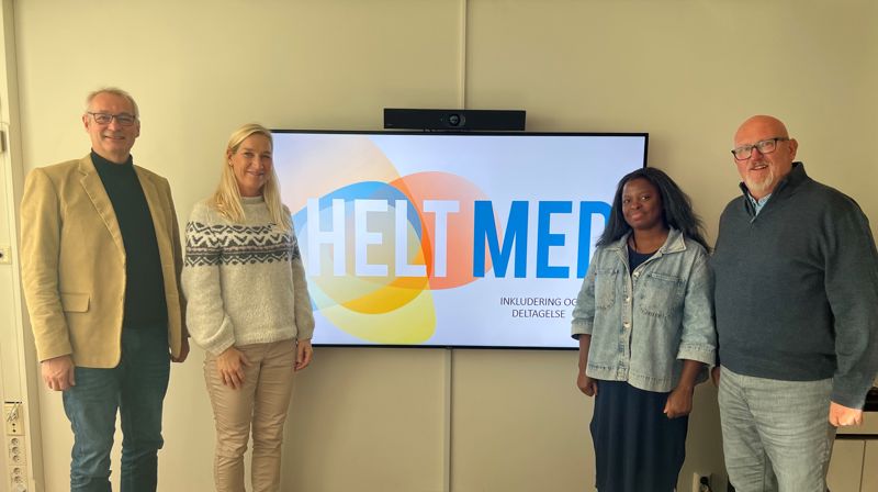 Nysignert avtale mellom Helt med og Den norske kirke. Fra venstre daglig leder Jarle Eknes, jobbskaper Marianne Kreutz, HR-sjef Maude Hals og spesialprest Rune Rasmussen. Foto: Den norske kirke