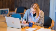 Målet med kurset er å gi en lettbeint og grunnleggende innføring i viktige temaer for alle som skal begynne å jobbe i kirken eller som har jobbet der en stund og kan trenge en oppfrisker. Foto: Torstein Kiserud/Den norske kirke