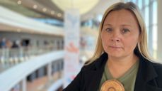 Sara Ellen Anne Eira er leder i Samisk kirkeråd og forteller om sitt første besøk til konsentrasjonsleiren Auschwitz. Foto: Emil Engeset/Den norske kirke