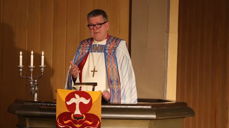 Stig Lægdene holder sin første preken som biskop.