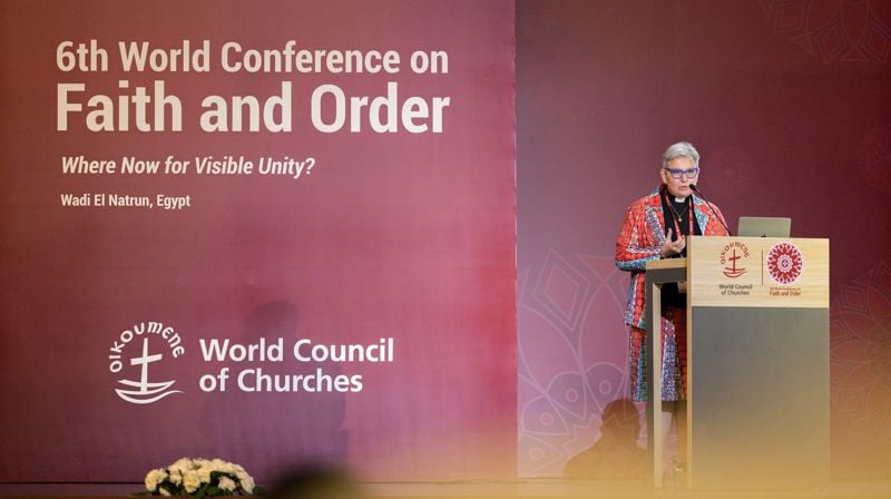 Stephanie Dietrich på talerstolen i Egypt. Foto: Albin Hillert / Kirkenes verdensråd.