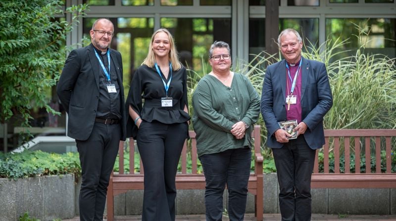 Einar Tjelle, Nora Antonsen Nickelsen og Kristine Sandmæl fra Den norske kirke, sammen med Henrik Stubkjær (president i LVF). Foto: Albin Hillert / LVF.