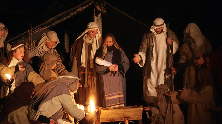 I åtte år har Lyngdal Misjonskirke arrangert julevandringen «Veien til Betlehem». (Foto: Jonas Hovden)