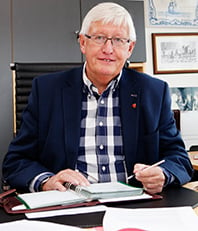 Direktør Jens-Petter Johnsen på kontoret sitt.