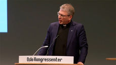 Olav Fykse Tveit, generalsekretær i Kirkenes verdensråd, stod for avslutninga av klimakonferansen "Broen til framtiden" i Oslo 17. februar.