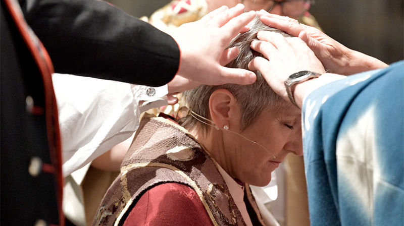 Fra forbønnshandlngen for den nye biskopen av Nidaros. (Foto: Ole Martin Wold / NTB scanpix)