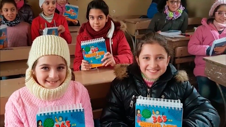 En del av de innsamlede midlene fra Bibeldagen 2018 skal gå til utdanning av trosopplærere og søndagsskolelærere, og til materiell som kan brukes i trosopplæring. (Foto: bibel.no)