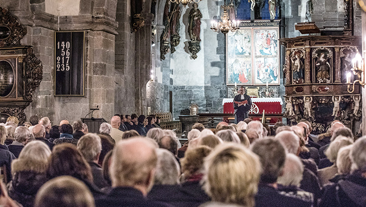 Gudstjeneste i Mariakirken i Bergen. 