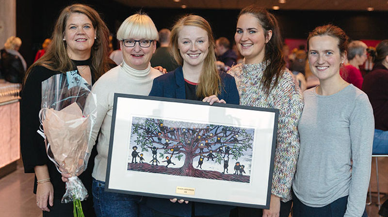 Trosopplæringsprisen 2018 gikk til "Kirkeskipet" i Lademoen menighet. Kirkeskipet er en gudstjeneste på premissene til de minste barna, fra 0-3 år. Fra venstre: Inger Helen Nygård, Ragnhild Steinholt, Martine Moore Edwardsen, Marie Hauge og Ingvild Yrke (Foto: Øyvind Ganesh)