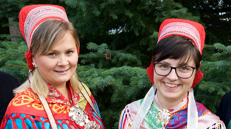 Samisk kirkeråds leder Sara Ellen Anna Eira og generalsekretær Risten Turi Aleksandersen. (Foto: Kirkerådet)