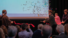 Snoren ble klippet på Rekrutteringskonferansen, avholdt på Sentralen i Oslo. Foto: Kirkerådet.