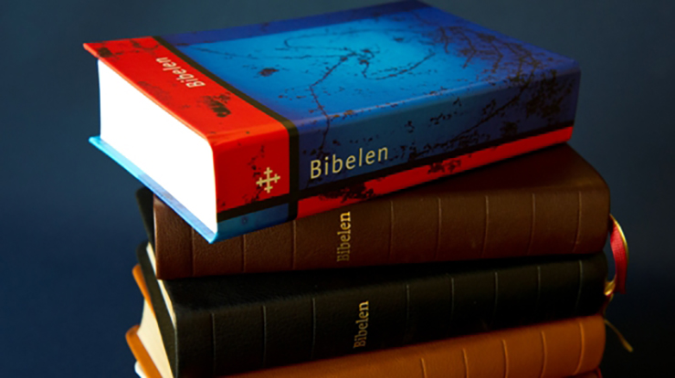 Bibelen finnes i mange utgaver, men det gode budskap er det samme i alle. (Foto: bibel.no)