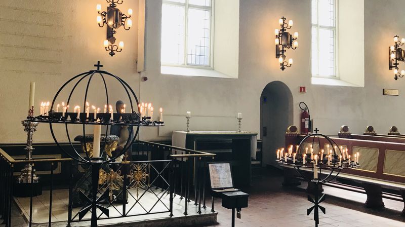 Lystenning fra høymessen i Oslo domkirke 22. juli 2018, med markering av at det er syv år siden terrorhandlingene 22. juli. (Foto: Den norske kirke)