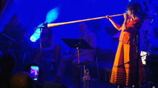 Bukkehorn, et sjeldent syn på scenen. Her fra Samiske kirkedager i Mo i Rana i 2013. (Foto: Kirkerådet)