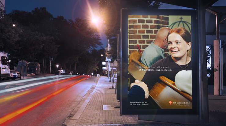 14. september starter en nasjonal kirkekampanje. Slik kan det se ut siste uken i september, når kampanjen også er synlig på kjøpesenter, togstasjoner og utendørs. Illustrasjonsbilde: Kirkerådet. 