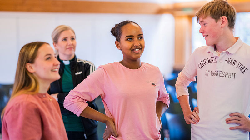 Den beste måten å sikre kirken god bemanning framover, er å se og utfordre de unge som passer til å jobbe nettopp i kirken. (Foto: Torstein Kiserud)