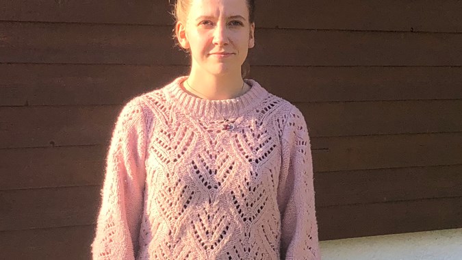 Annika Solheim frå Naustdal er den første som har gjennomført lærlingtida som barne- og ungdomsarbeidar i kyrkja . Foto: privat