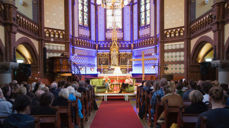 Den timelange samtalen denne kvelden kretser rundt disse store og vanskelige spørsmålene: Hva gjør det med én å sitte i fengsel, måned etter måned, år etter år? (Foto: Christina Skreiberg)