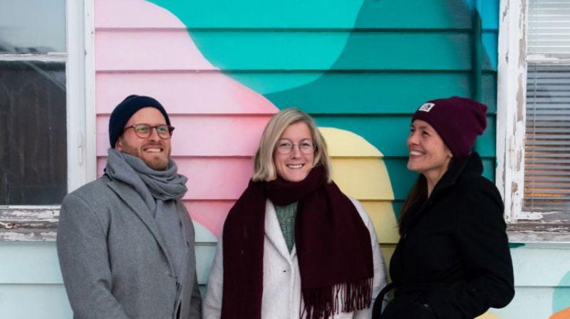 Arne Christian Konradsen, Maria Bjørdal og Ingrid Nyhus lager podcasten Kulturmisjonen. Foto: Ingvild Telle