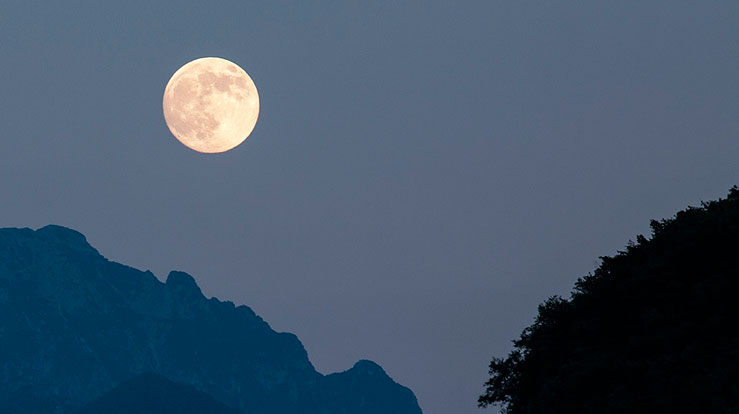 Påskedagen er første søndag etter første sykliske fullmåne som faller på eller etter 21. mars.  (Foto: pixabay.com)