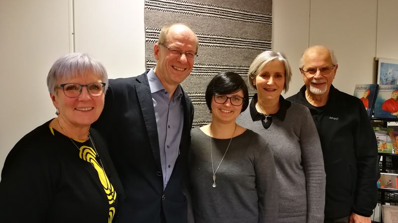 Fra venstre: Biskop i Sør-Hålogaland Ann-Helen Fjeldstad Jusnes, biskop i Nord-Hålogaland Olav Øygard, generalsekretær i Samisk kirkeråd Risten Turi Aleksandersen, biskop i Nidaros Herborg Finnset, biskop emeritus Per Oskar Kjølaas