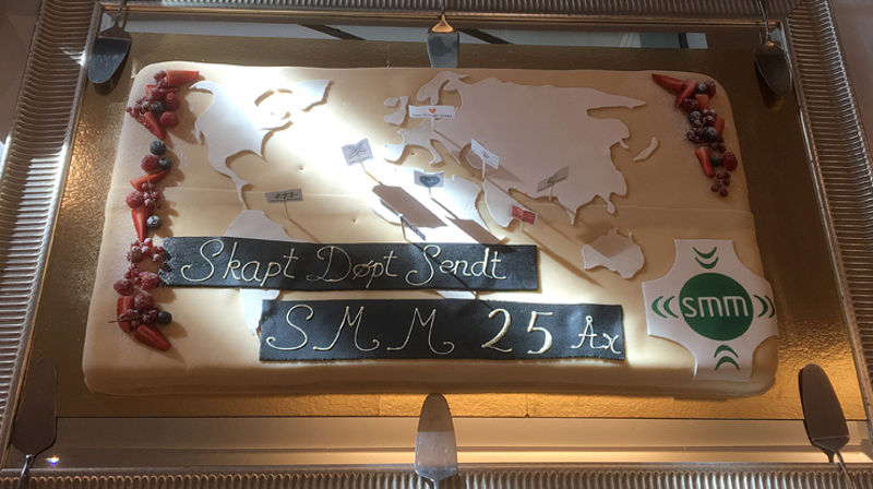 Kake hører med til fest og feiring, her fra Kirkemøtet og pauseservering i Trondheim. (Foto: Olav D. Svanholm)