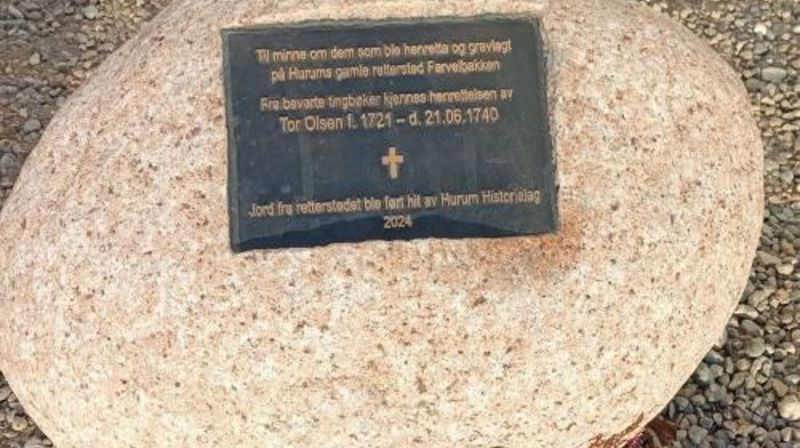 Minnestein ved Hurum kirke