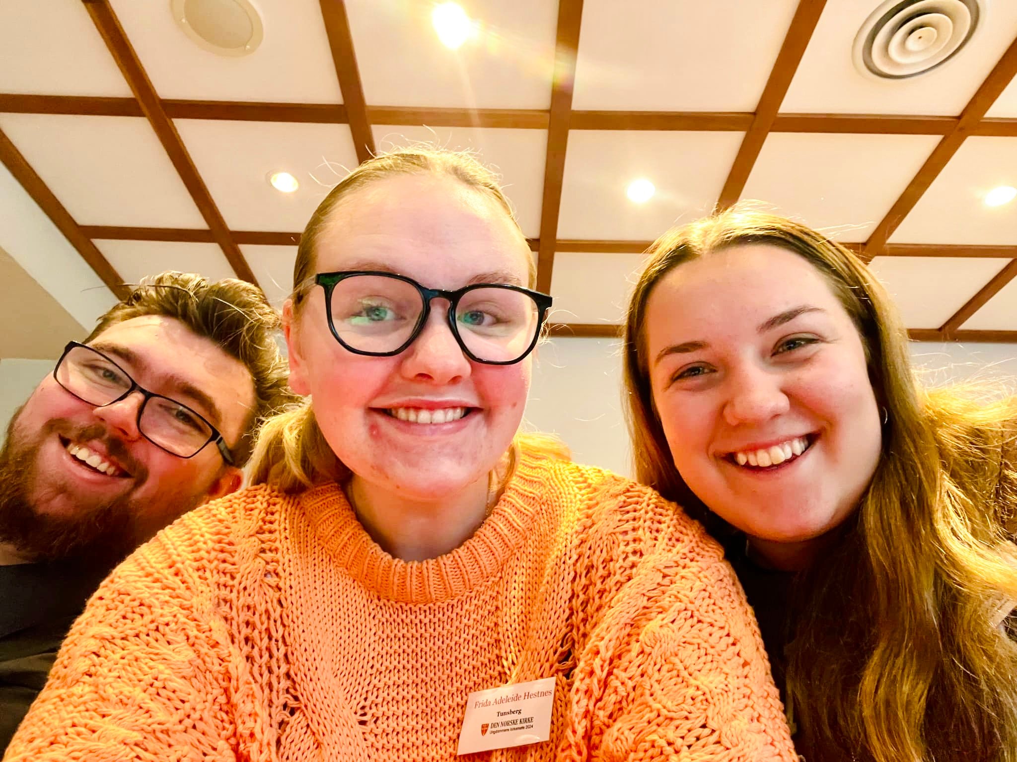 Sebastian Hansen, Frida Adeleide Hestnes og Bleona Johannessen reiste på Ungdommens kirkemøte fra Tunsberg i oktober. 